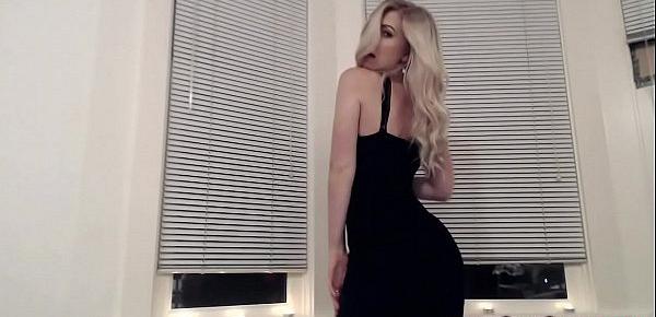  Stunning Elegant Blondie Clit Toying on Webcam